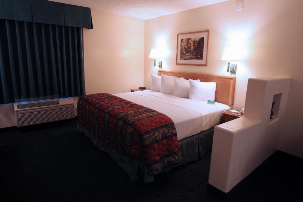 Gateway Studio Suites Image 27