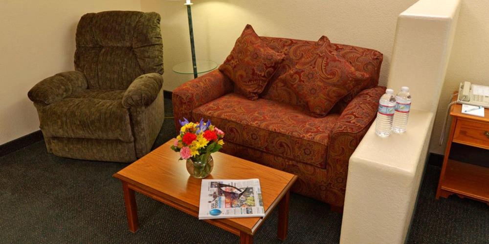 Gateway Studio Suites Image 34